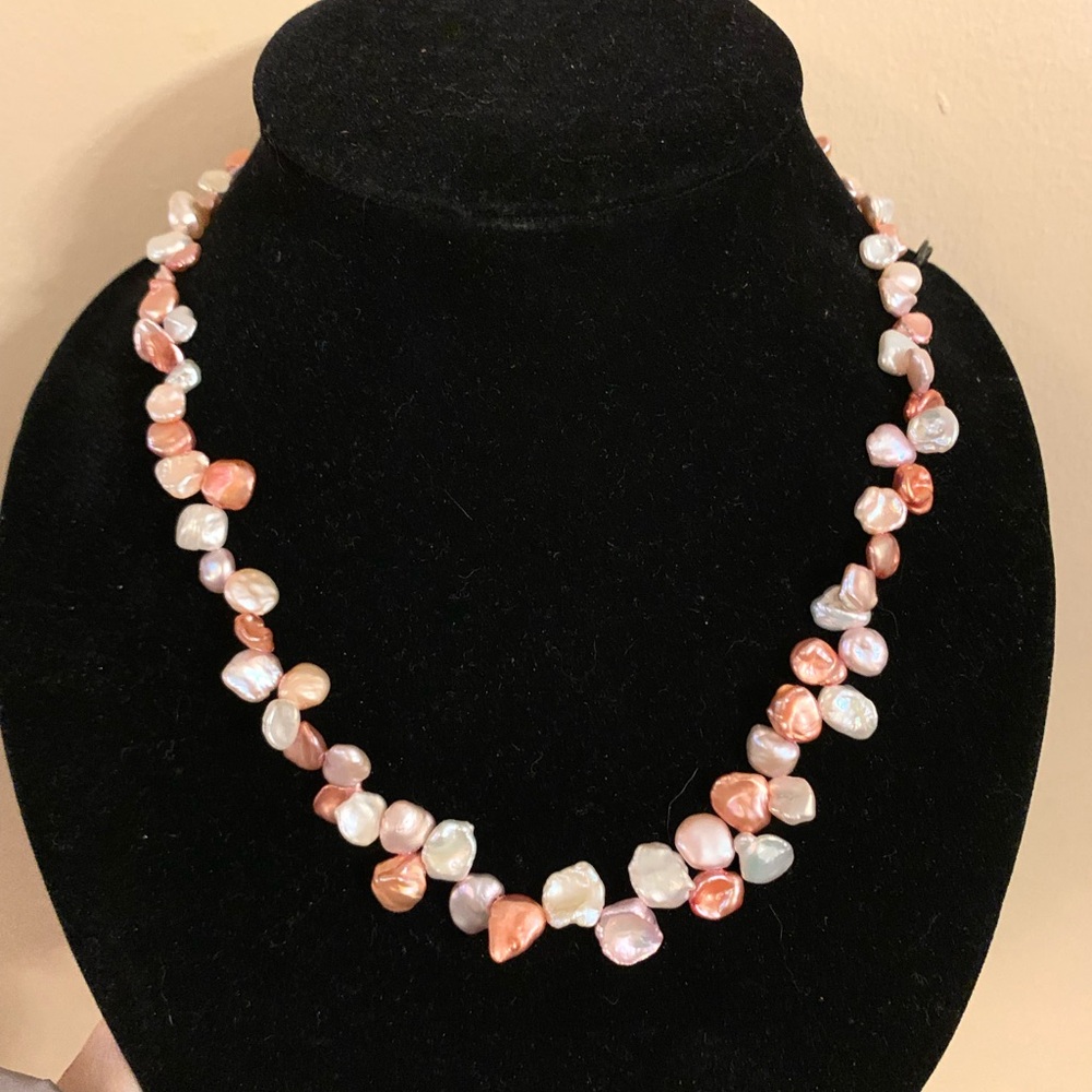 Elegant Multicolor Pearl Necklace